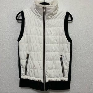 Calvin Klein Performance- offwhite/black cozy puffer vest! Size M